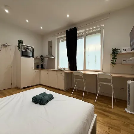 Botanique Apartment *